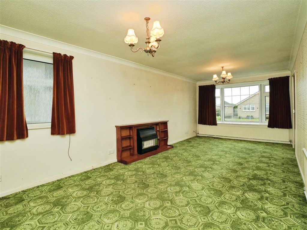 Property photo 3 of 14 Living Room