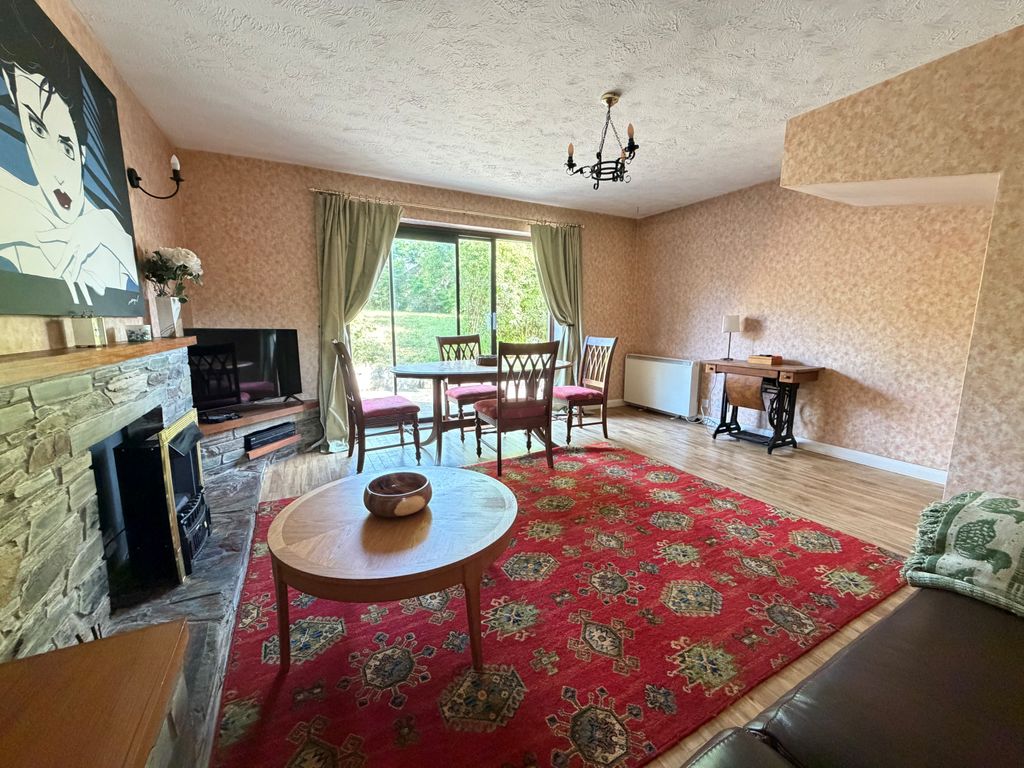 Property photo 2 of 9 1