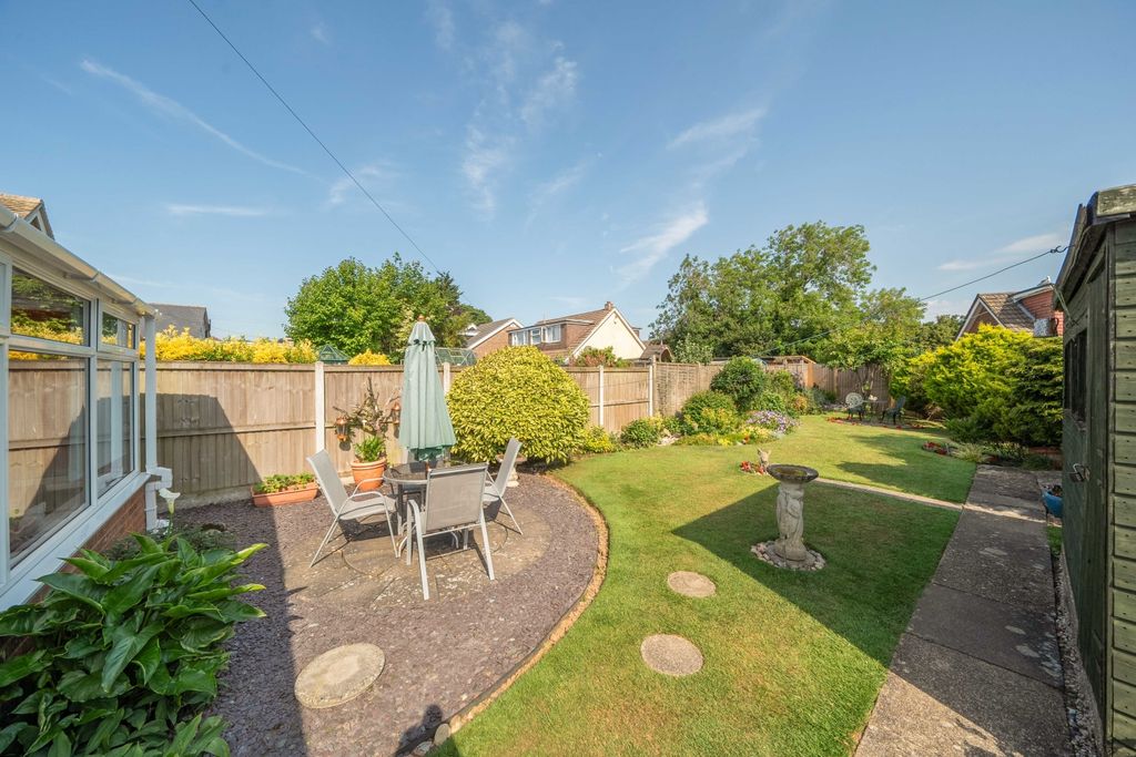 Property photo 2 of 19 Garden