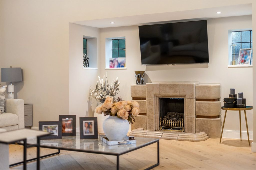 Property photo 3 of 54 Reception Room