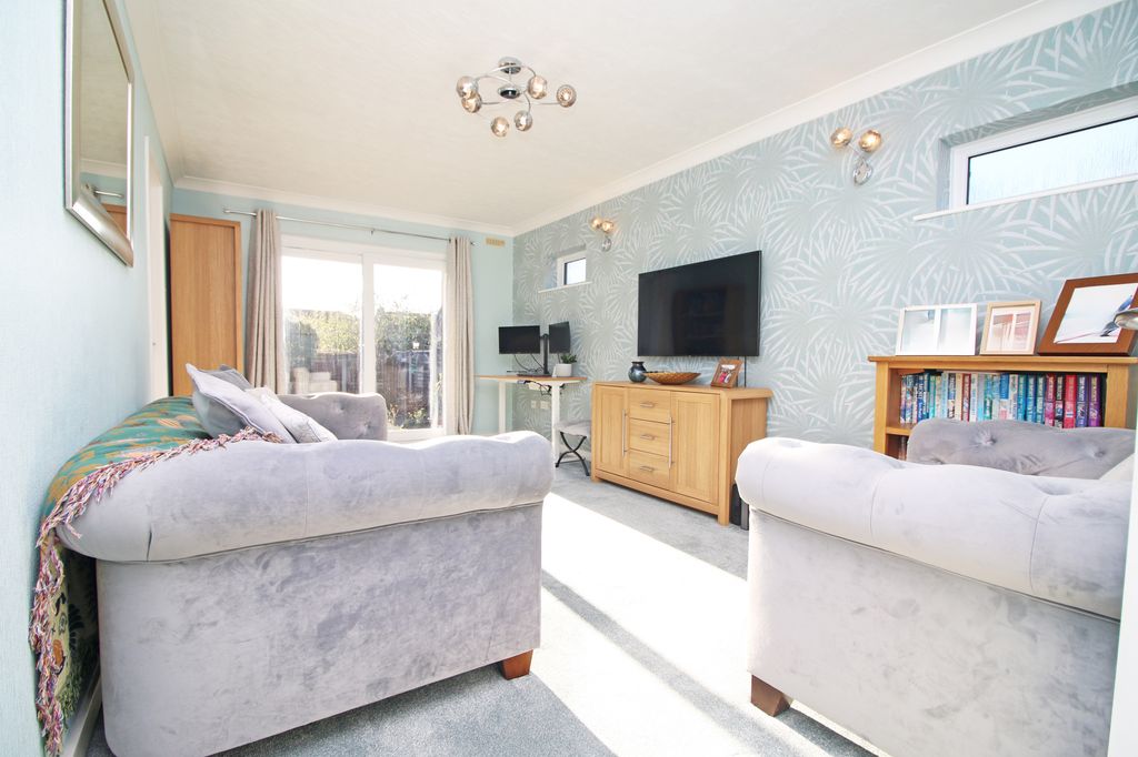 Property photo 2 of 20