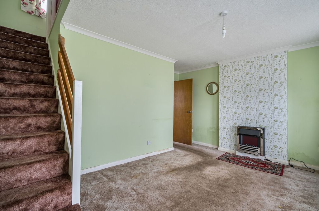 Property photo 3 of 21 1410328-12-698B48...