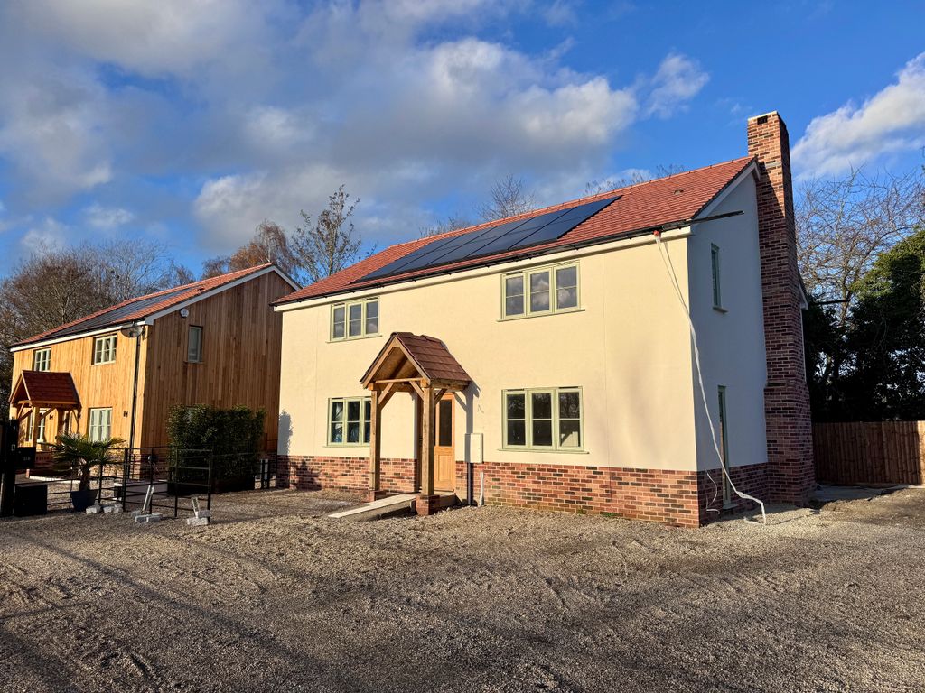 Property photo 3 of 20 1