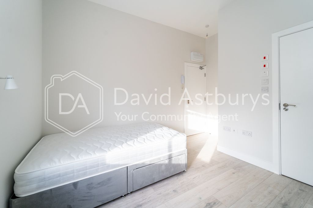 Property photo 3 of 11 Ndb00657