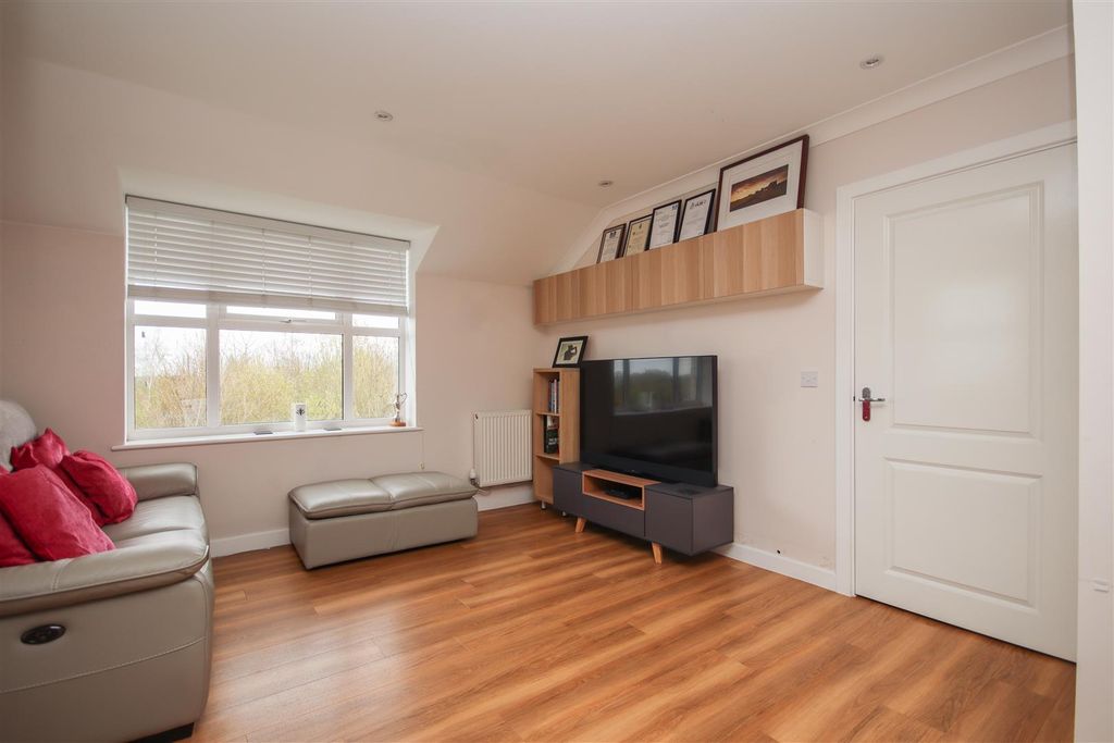 Property photo 2 of 10 Img_4323.Jpg