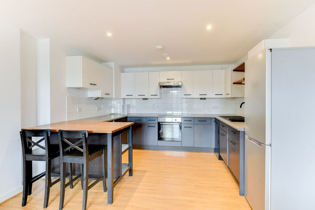 Property photo 2 of 17 Kitchen