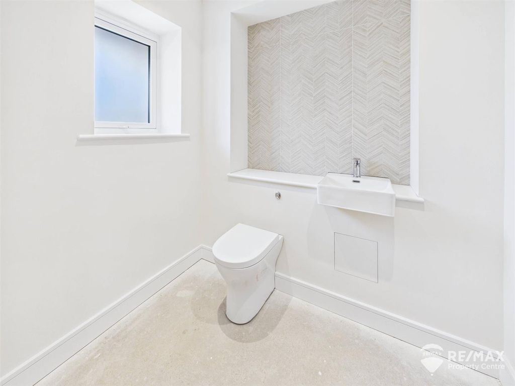 Additional image 12 of 4 bed detached house for saleOakley Gardens, Little Oakley, Harwich CO12