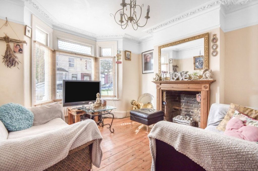 Property photo 2 of 8 Reception