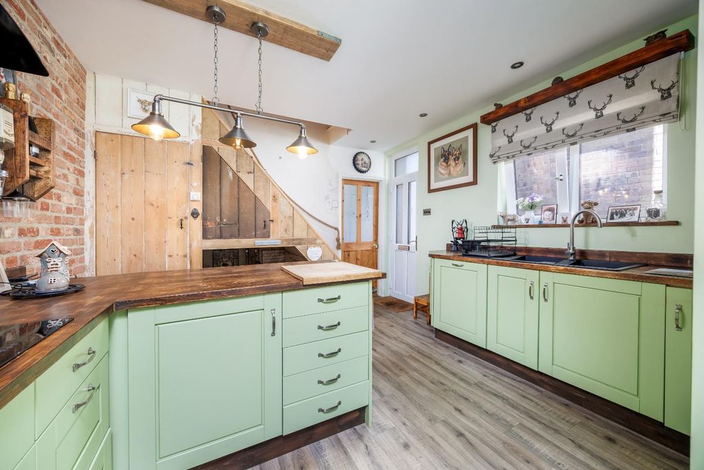 Property photo 2 of 15 Kitchen