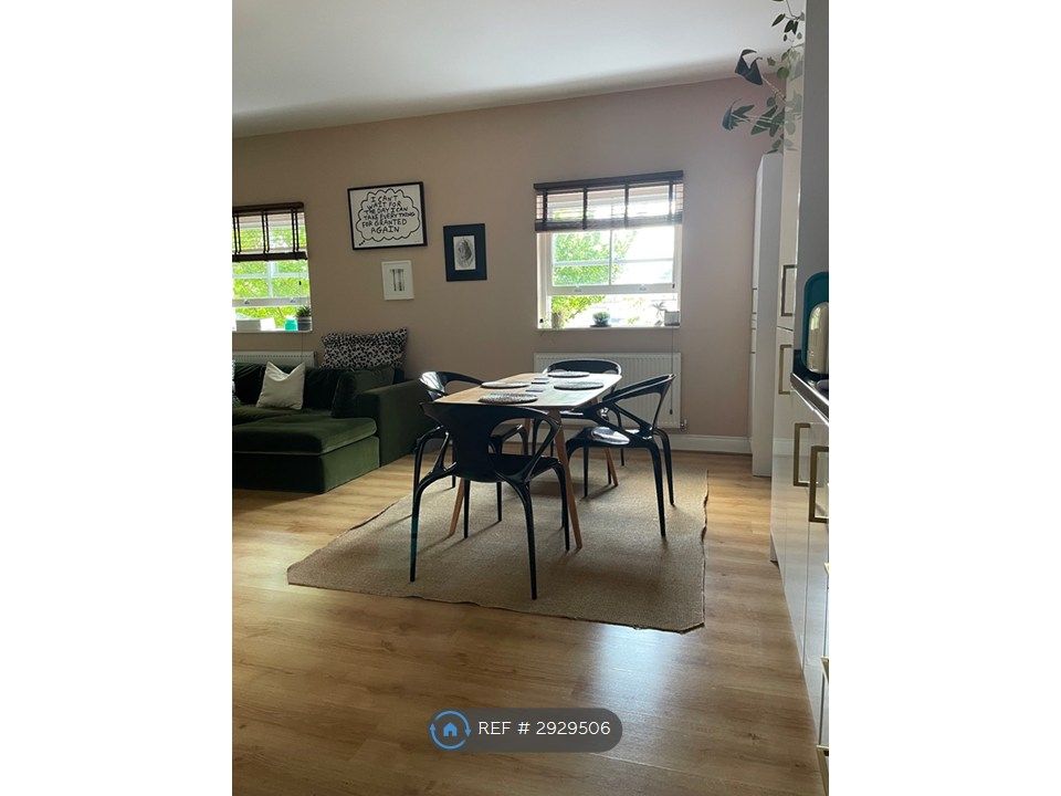 Property photo 3 of 14 Lots Of Natural Daylight