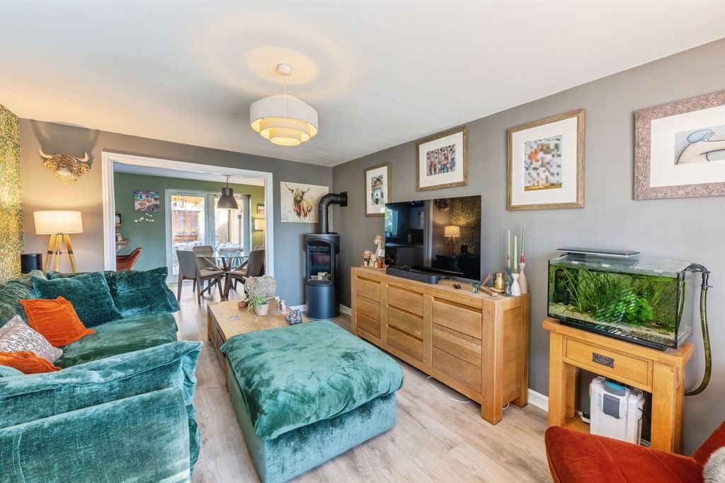 Property photo 2 of 19