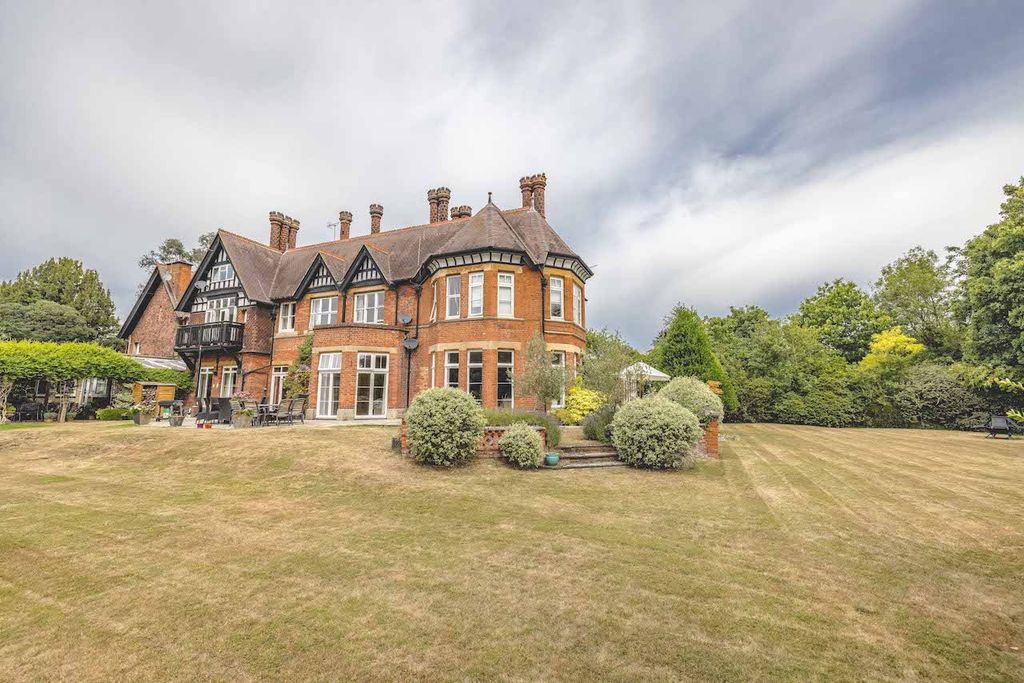 Property photo 1 of 18