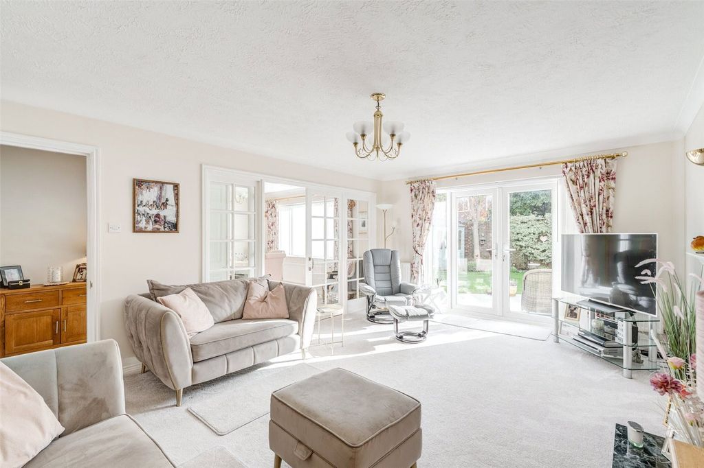 Property photo 2 of 23 Picture No. 12