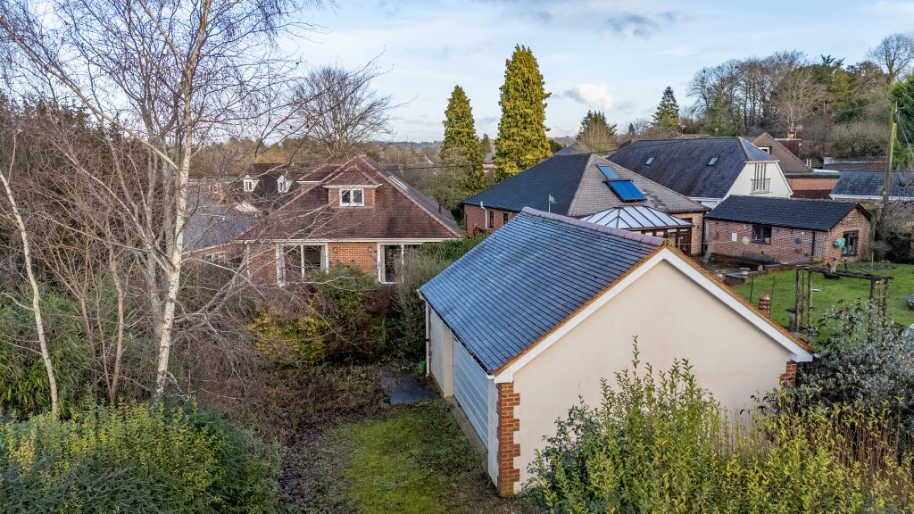 Property photo 2 of 31