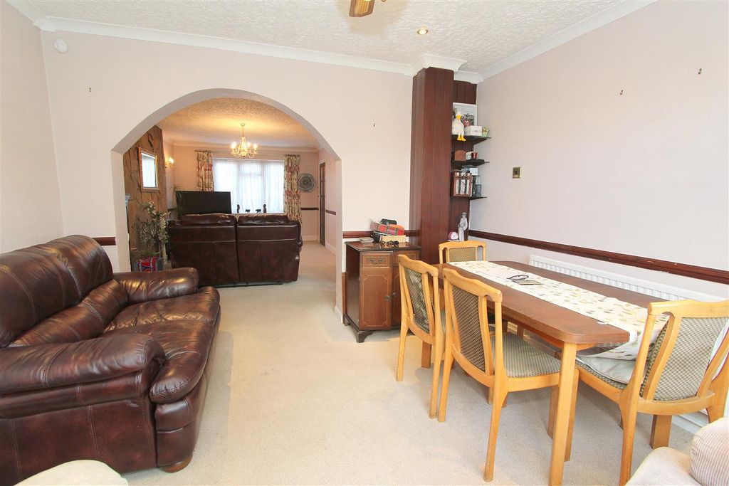 Property photo 2 of 19 Din B.Jpg