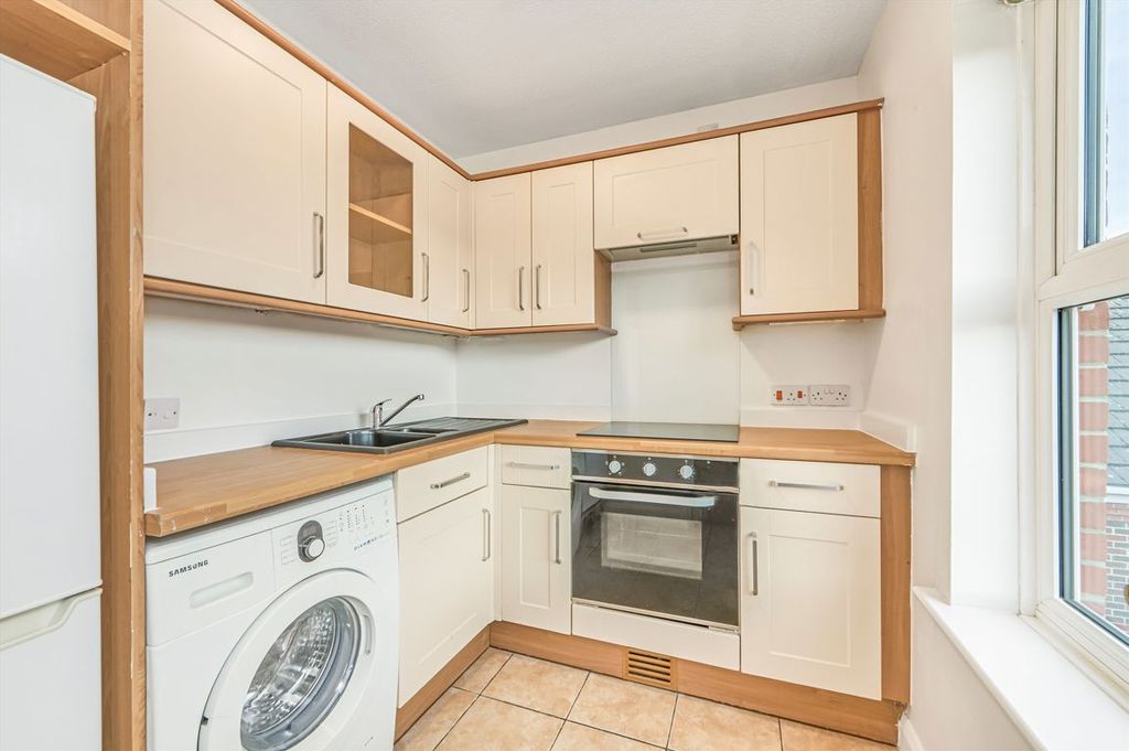 Property photo 3 of 4