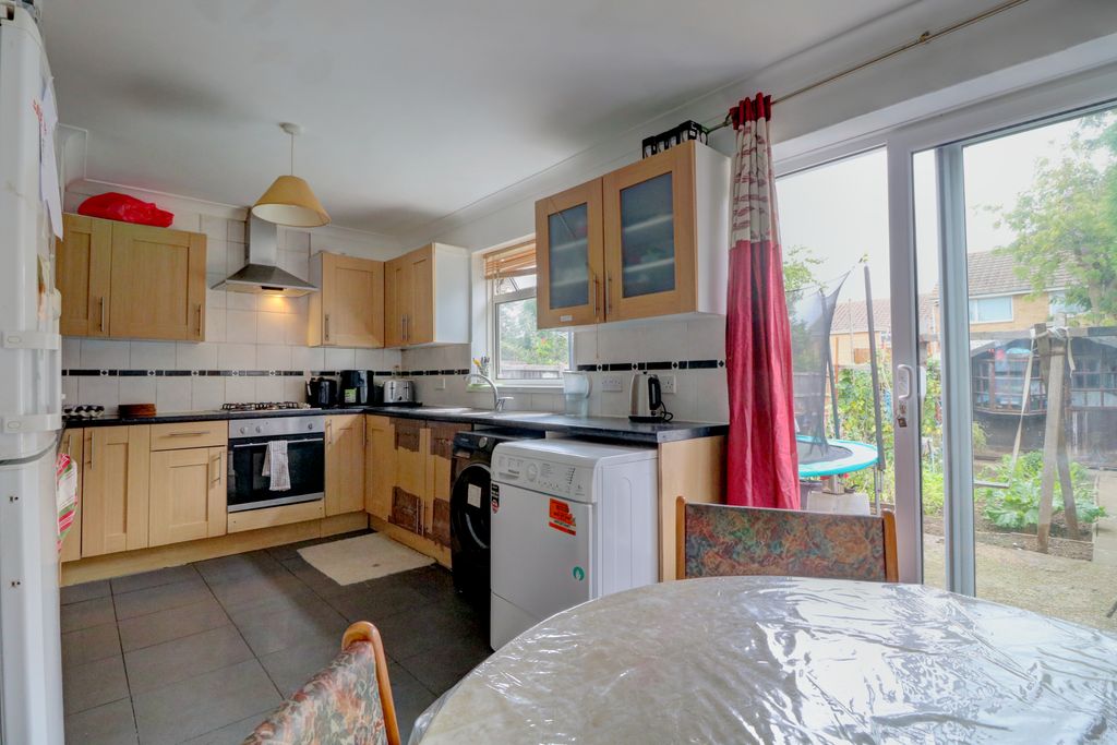 Property photo 3 of 10 Kitchen-Diner
