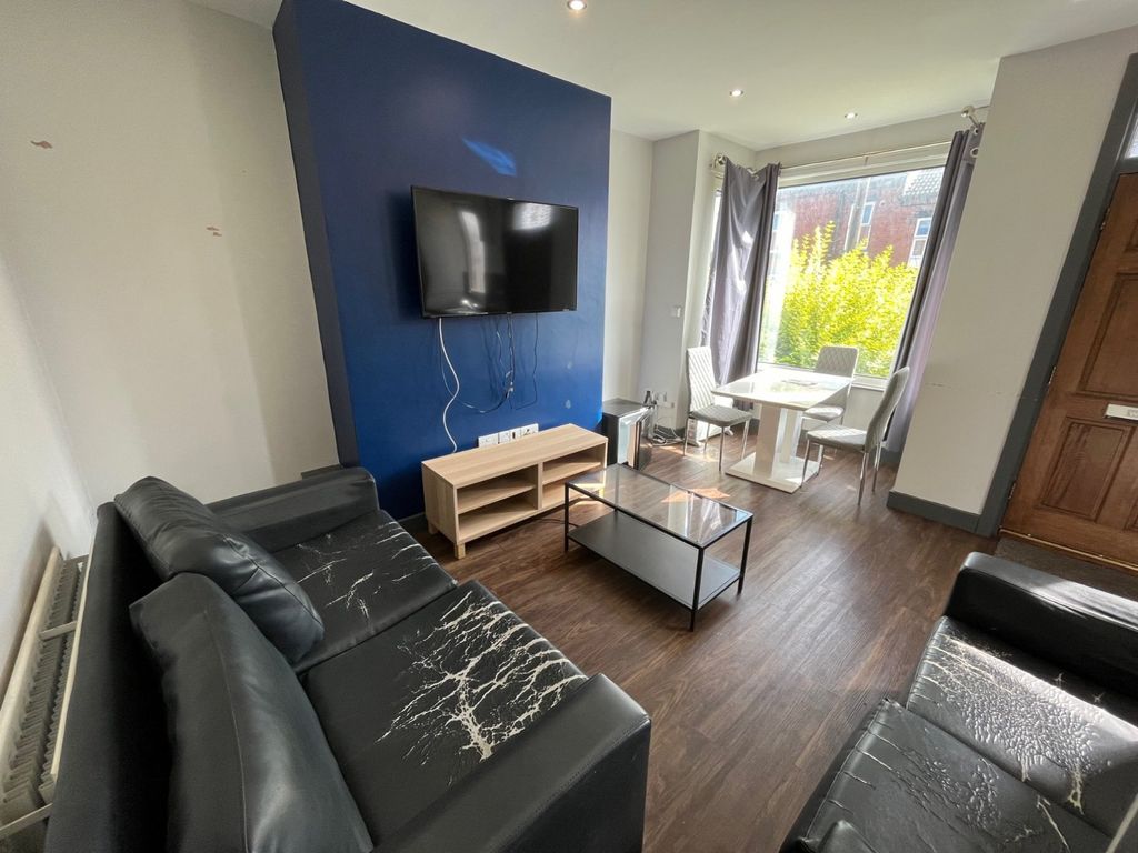 Property photo 2 of 13 Picture No. 12