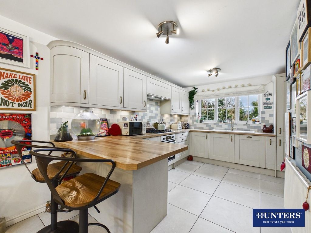 Property photo 2 of 28 Dining Kitchen