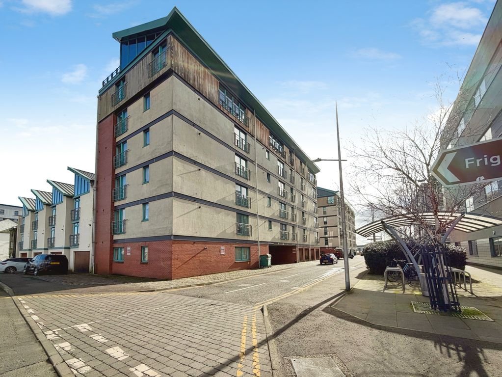 Property photo 1 of 18