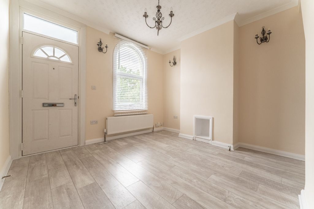 Property photo 2 of 18 5232492