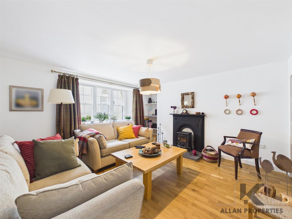 Property photo 3 of 27