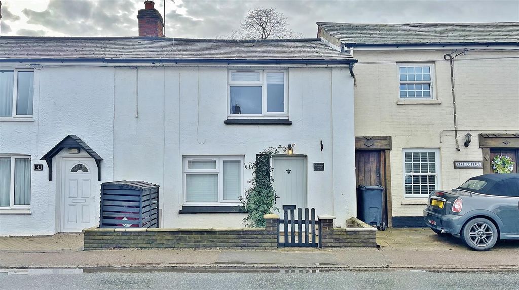 Property photo 1 of 18 Outside - Front