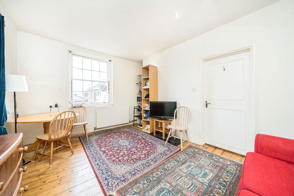 Property photo 2 of 6