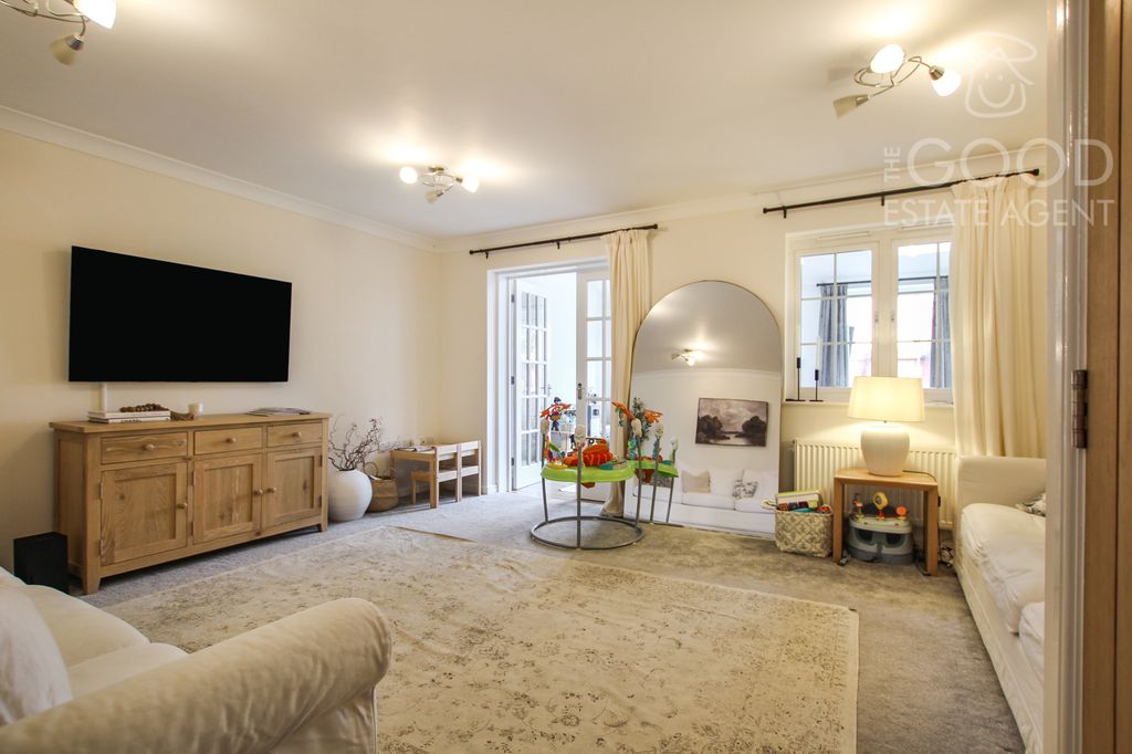 Property photo 2 of 18