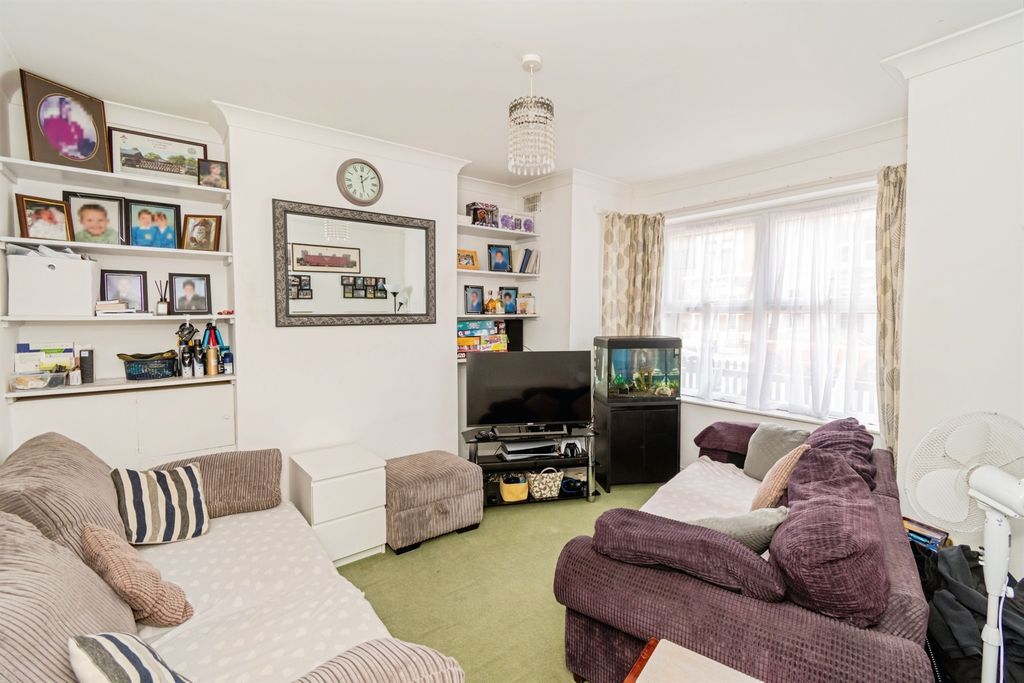 Property photo 3 of 16