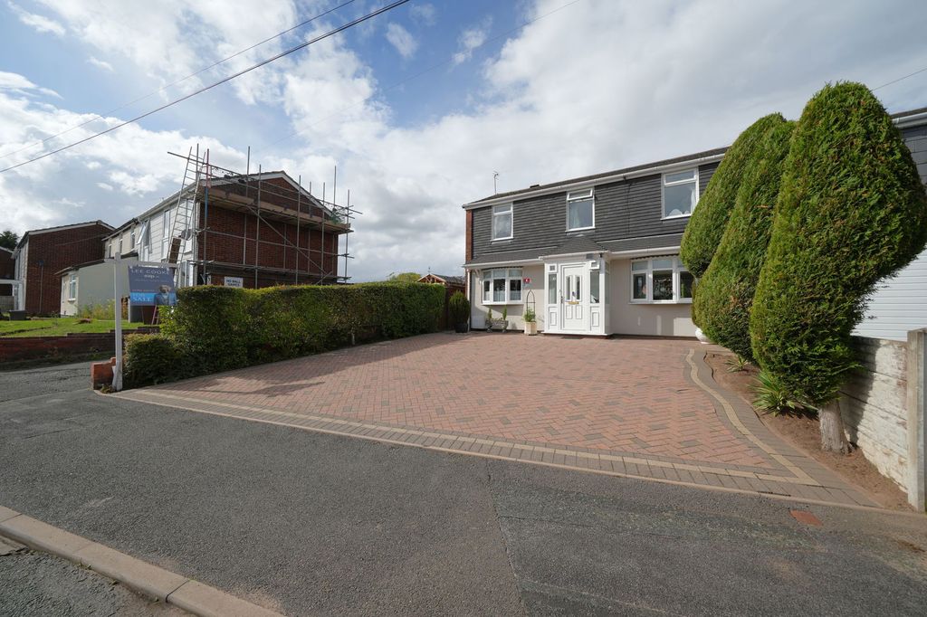 Property photo 1 of 30