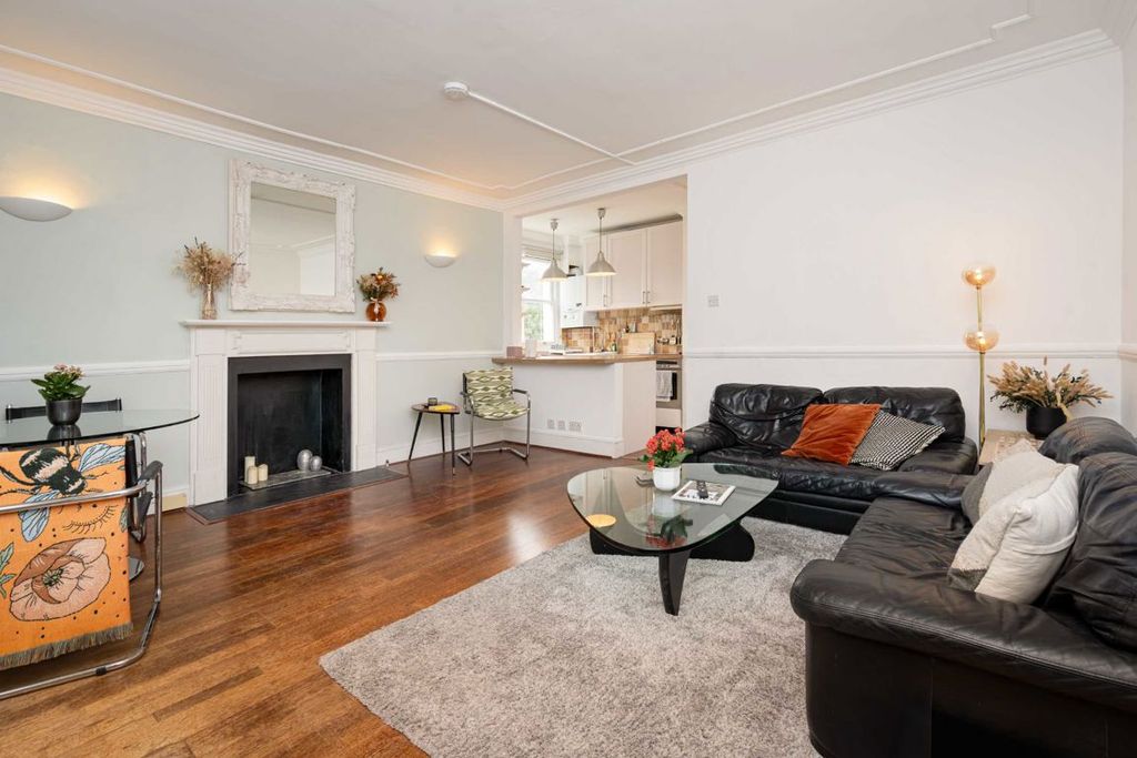 Property photo 2 of 8