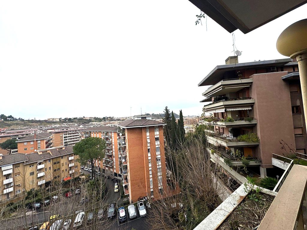 Property photo 2 of 28