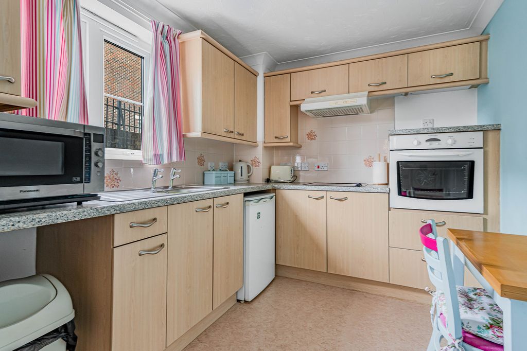 Property photo 3 of 10