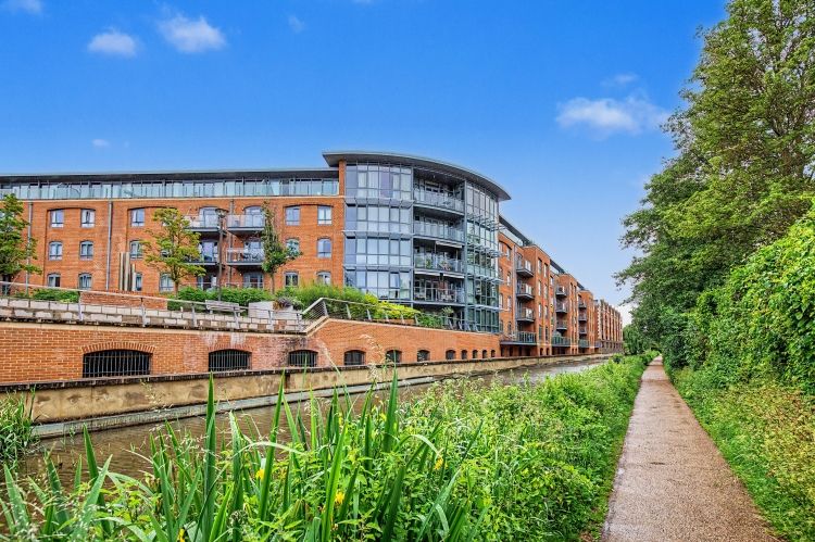 Property photo 1 of 9 330251