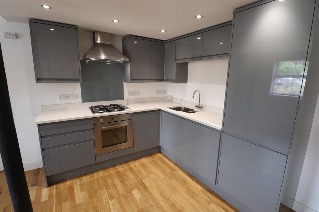 Property photo 3 of 7 Hamilton Mews Kitchen.Jpg