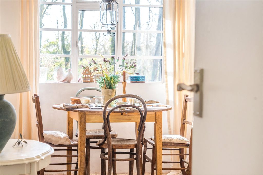 Property photo 2 of 19 Img