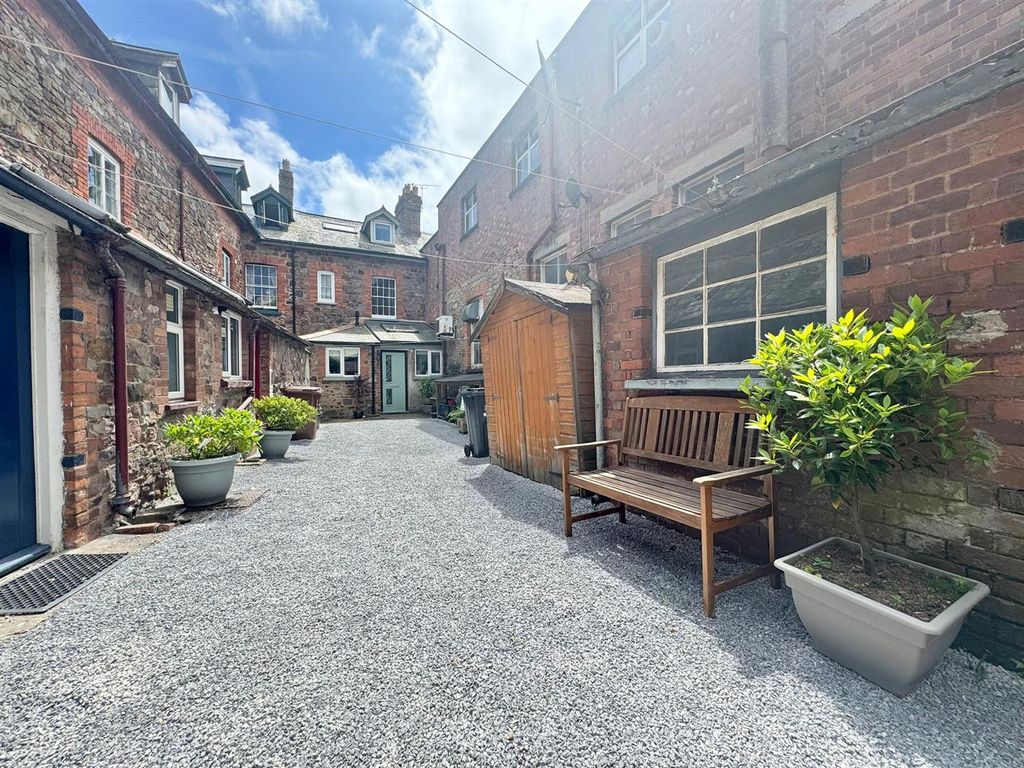 Property photo 2 of 14 Shared Rear Courtyard