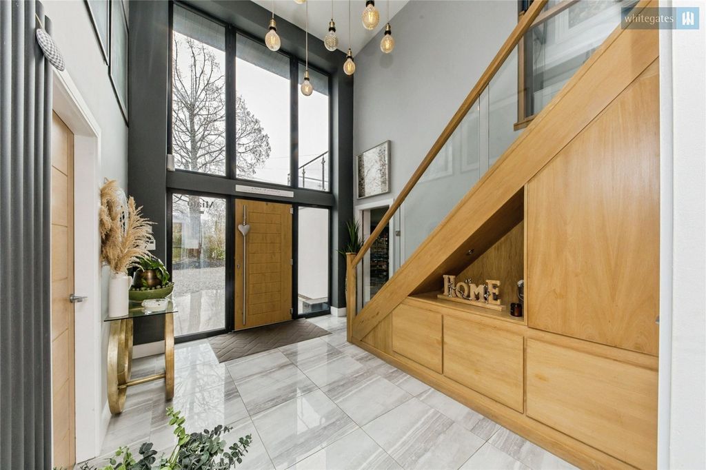 Property photo 2 of 32 Picture No. 32