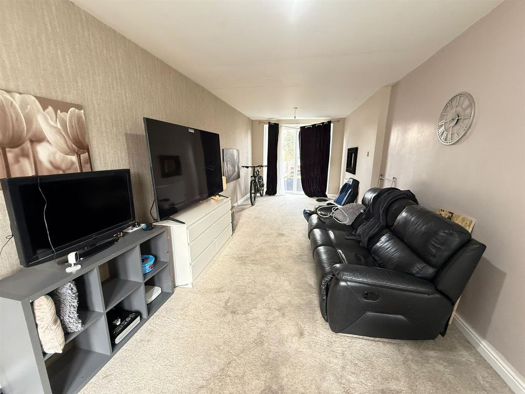 Property photo 3 of 8 2.Jpg