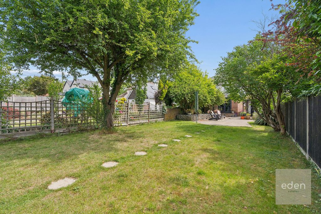 Property photo 2 of 23