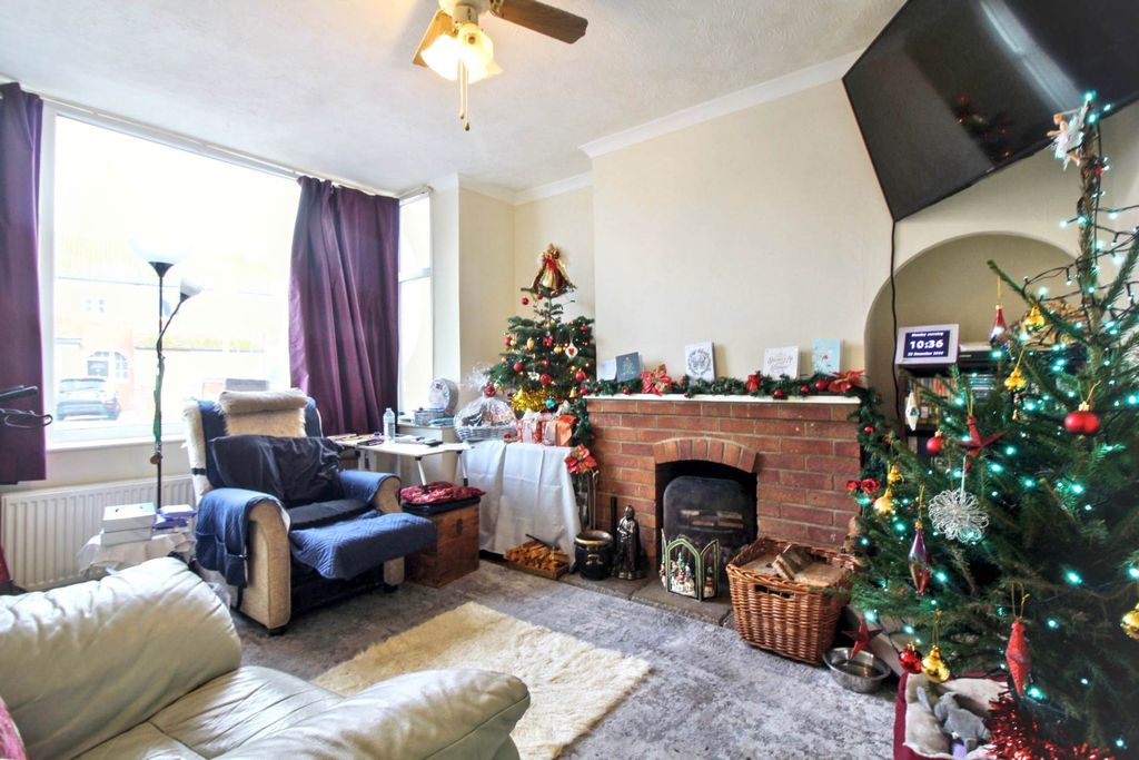 Property photo 3 of 11