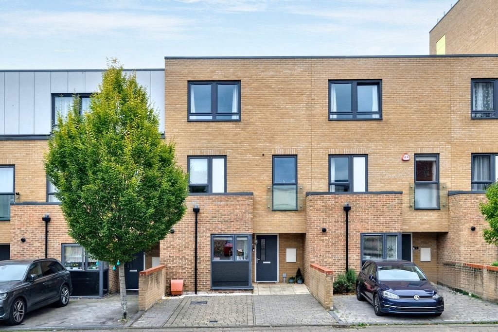 Property photo 1 of 21