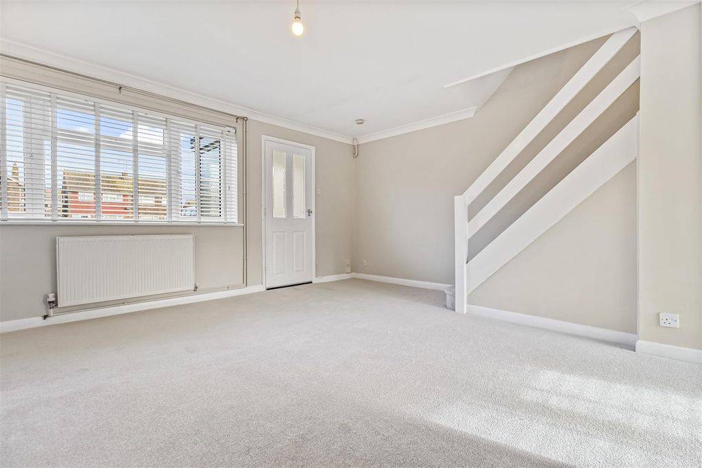 Property photo 3 of 14 14 Patching Close-003.Jpg