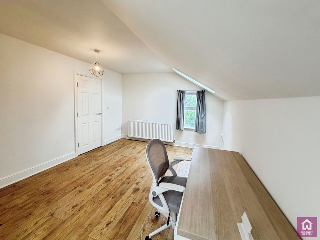 Property photo 3 of 9 Pbox-Img.Jpg