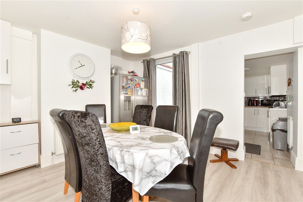 Property photo 3 of 9 Dining Area