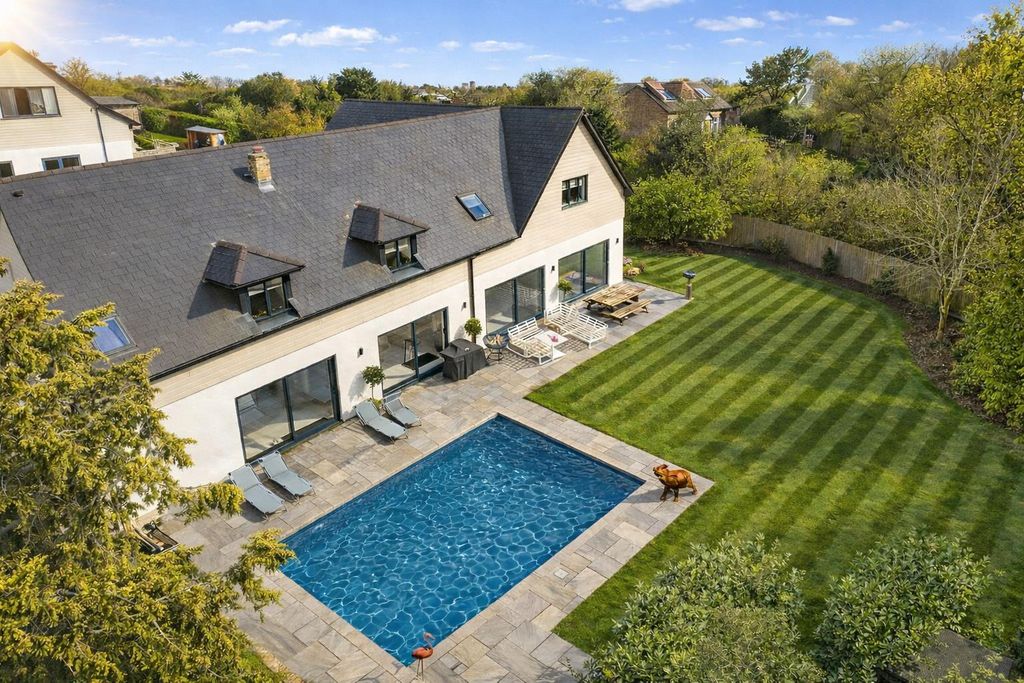 Property photo 1 of 30 Modern Backyard With Pool And Patio.Png