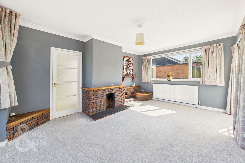 Property photo 2 of 33