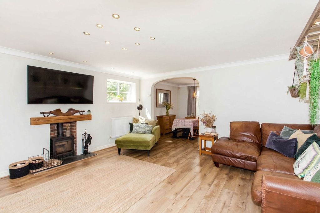 Property photo 3 of 39