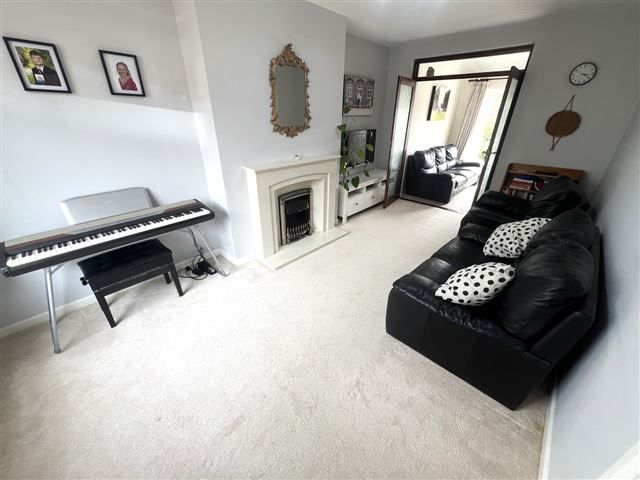 Property photo 2 of 18 Lounge